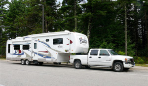 Online RV Insurance Quote - Truck pulling fifth wheel trailer