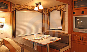 inside-rv-dining-957851