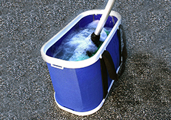 collapsible wash bucket for rv cleaning