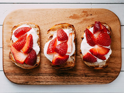 strawberry bruschetta