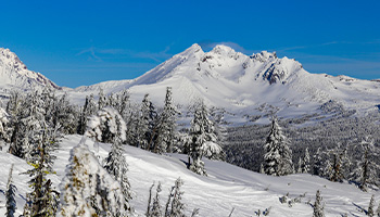 View of the mountain range in Bend Oregon